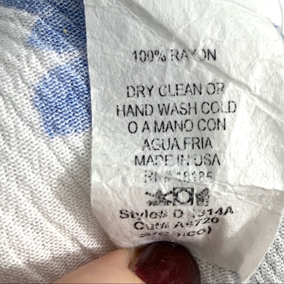 Long Sleeve Flowy Floral Top with V-neck Cutout - Picture 5 of 5